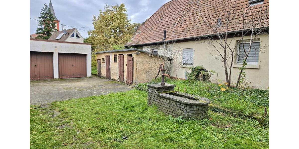 Charmante sanierungsbedürftige Doppelhaushälfte mit Altbaucharme 4 zimmer