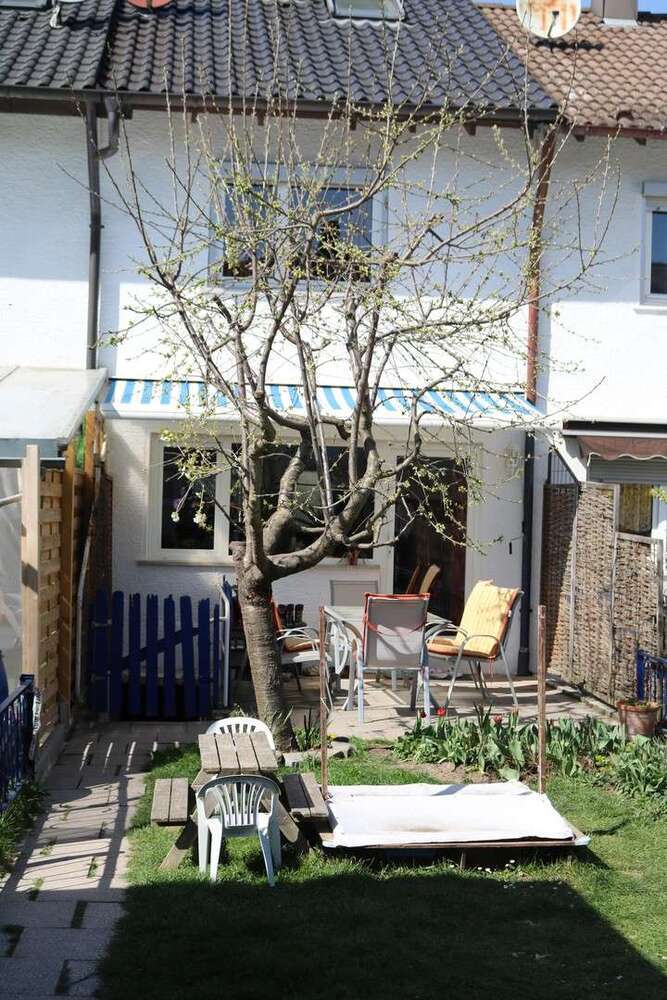 Haus zum Kaufen in Leonberg 370.000 € 80 m²
