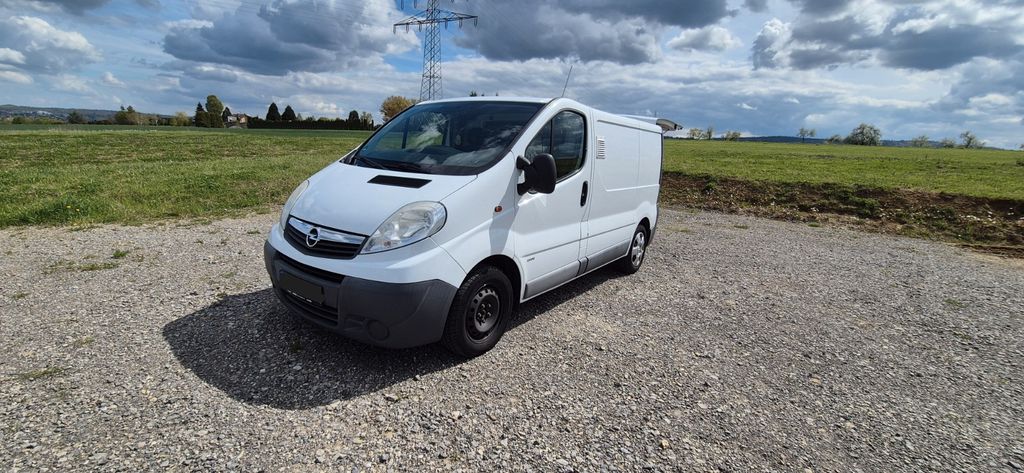 Opel Vivaro 184.000 km 6.390 &euro; Pforzheim 75179