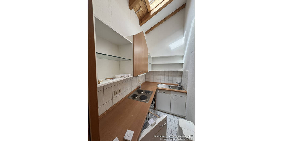 Charmante Dachgeschoßwohnung mit Terrasse und Tiefgaragenstellplatz + Keller am Wildpark Pforzheim 3 zimmer