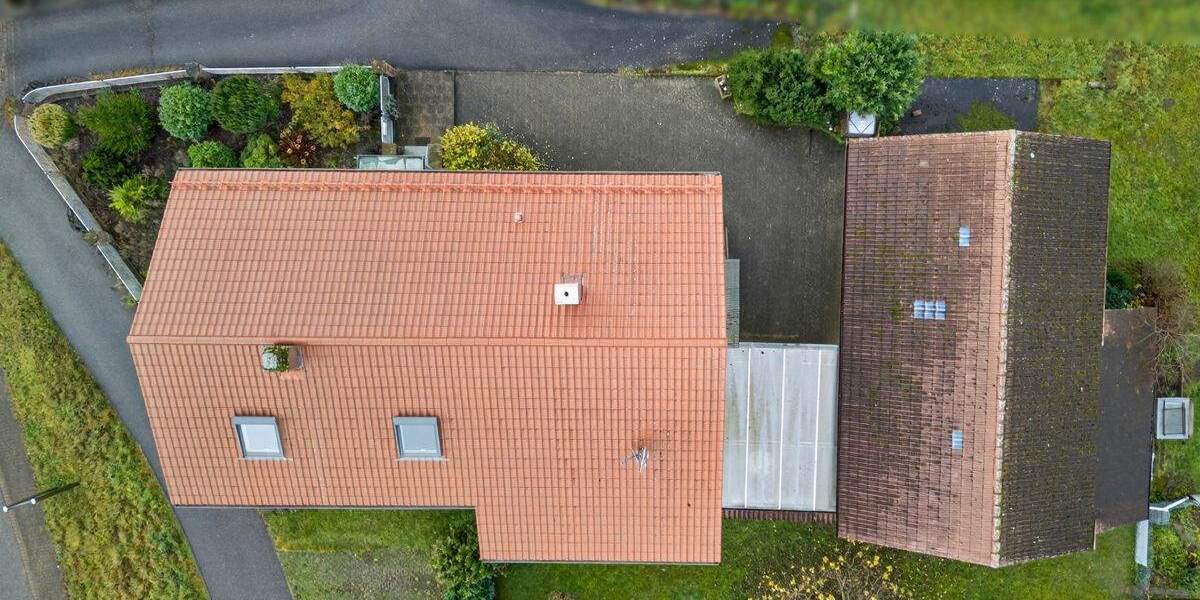 Ein Zuhause mit Zukunft: Großzügiges Zweifamilienhaus mit Charme, Scheune und viel Raum zum Leben 9 zimmer