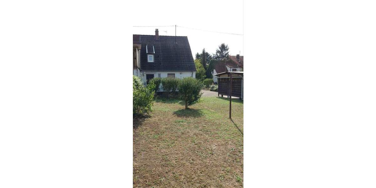 Reserviert! Sofort einziehen! Gepflegte, unterkellerte DHH in NeureutKirchfeld in ruhiger Lage, mit großem pflegeleichten Garten in Wald- u. Seenähe 4 zimmer