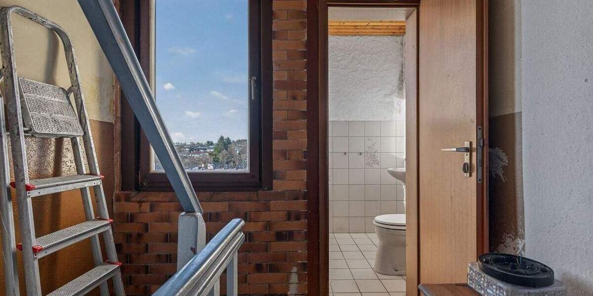 Mehrfamilienhaus, Wohnhaus Karlsbad / Auerbach Auerbach - 6 Zimmer, 153 m&sup2;, 195.000&euro; | Angebot:25425143