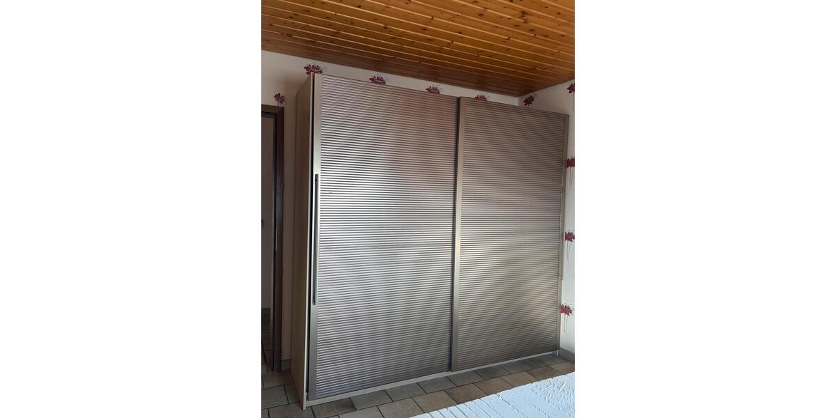 Dachgeschoßwohnung Walzbachtal - 1 Zimmer, 65 m&sup2;, 880&euro; | Angebot:26491806