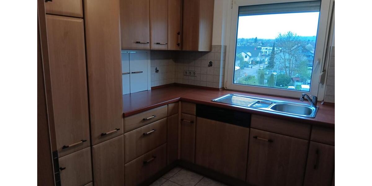 Etagenwohnung Illingen - 4 Zimmer, 90 m&sup2;, 1.400&euro; | Angebot:26338869