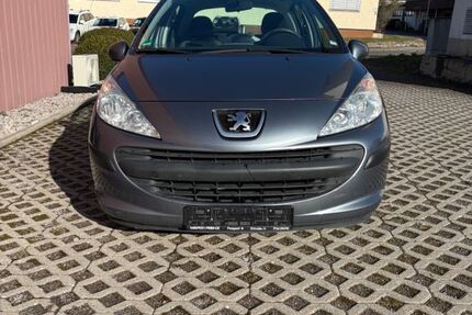 Peugeot 207 130.000 km 2.250 &euro; Engelsbrand 75331