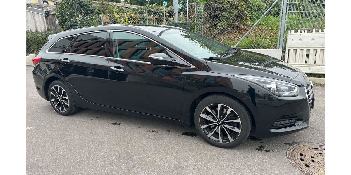 Hyundai i40 83.000 km 10.999 € Ditzingen 71254