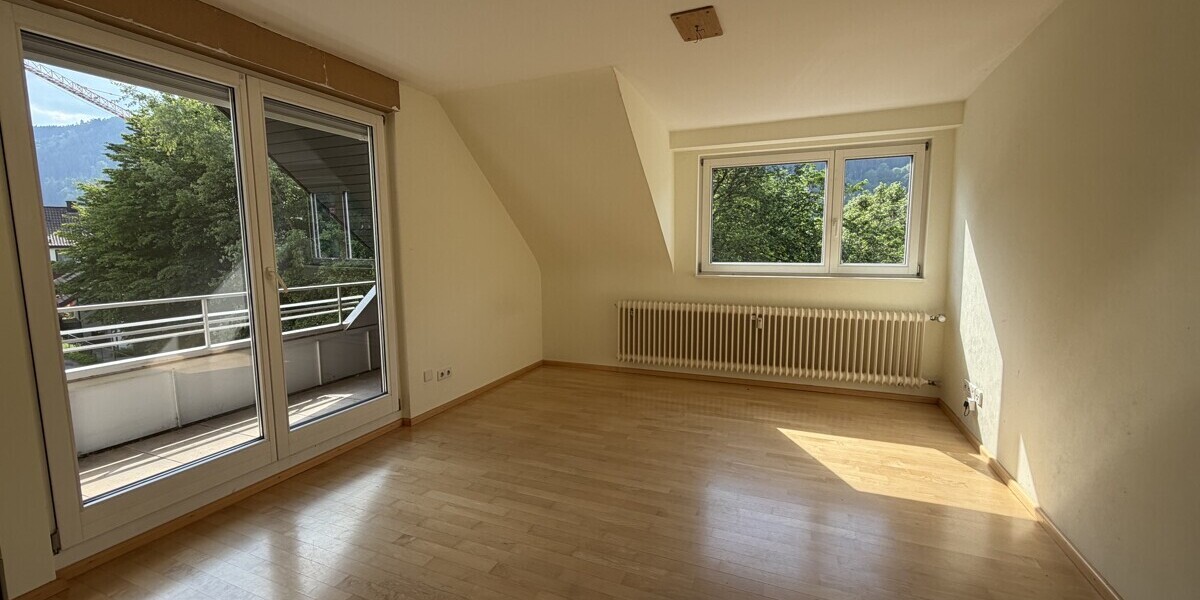 2-Zimmer Dachwohnung mit Balkon - Dachgeschoßwohnung Bad Wildbad Wildbad | Angebot:27023541