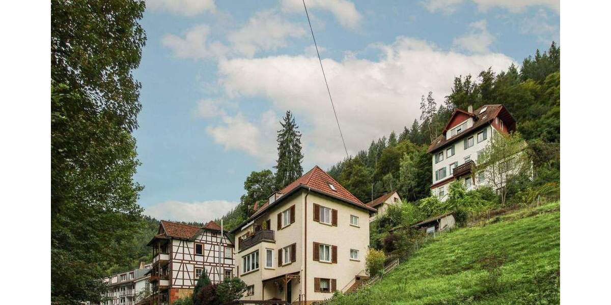 Einfamilienhaus Calw - 7 Zimmer, 180 m&sup2;, 329.000&euro; | Angebot:25710900