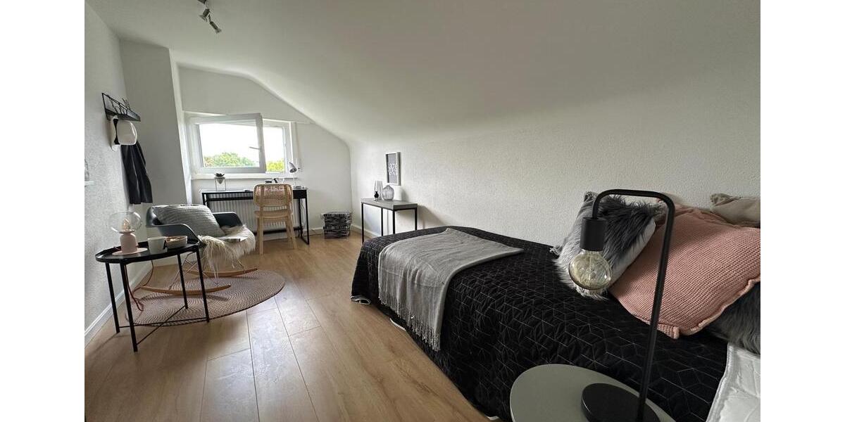 Dachgeschoßwohnung Ditzingen - 2.5 Zimmer, 52 m&sup2;, 900&euro; | Angebot:26464801