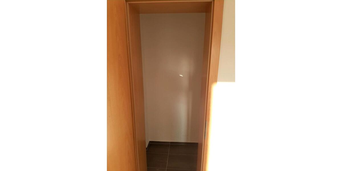 Etagenwohnung Sachsenheim - 4.5 Zimmer, 94 m&sup2;, 1.250&euro; | Angebot:25753183