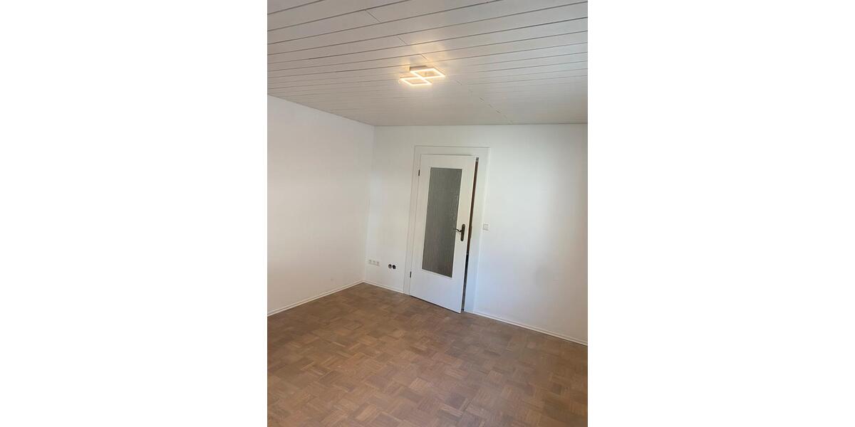 Etagenwohnung Karlsbad - 6 Zimmer, 130 m&sup2;, 470&euro; | Angebot:27604879