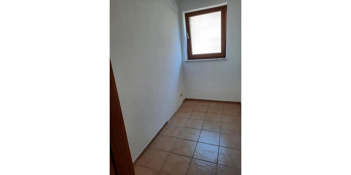 Erdgeschoßwohnung Zaisenhausen - 4 Zimmer, 125 m&sup2;, 900&euro; | Angebot:26367604