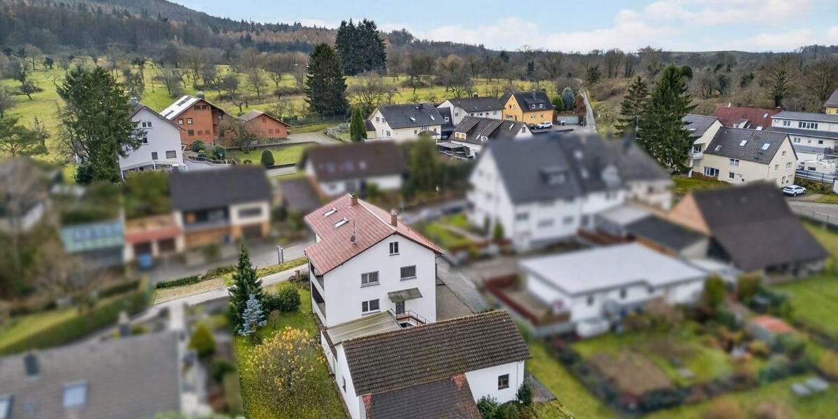 Ein Zuhause mit Zukunft: Großzügiges Zweifamilienhaus mit Charme, Scheune und viel Raum zum Leben 9 zimmer