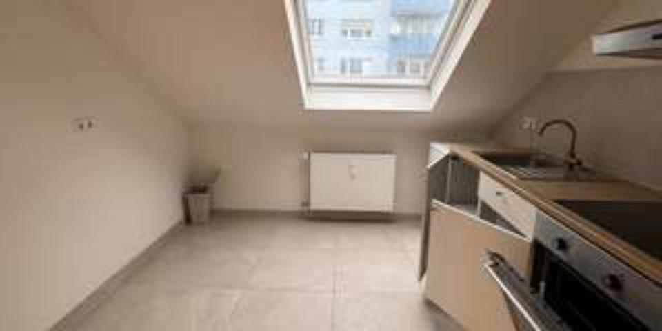 Stilvolle 3,5 Zimmer Dachgeschosswohnung in Toplage- Sedansplatz 3.5 zimmer