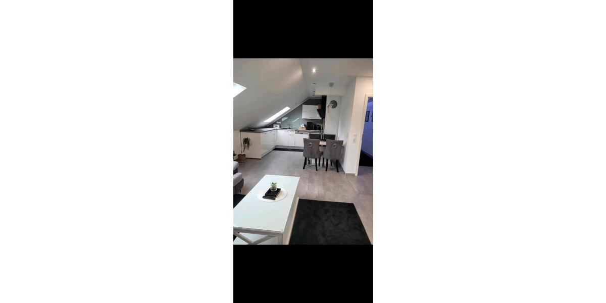 Dachgeschoßwohnung Oberderdingen - 4 Zimmer, 105 m&sup2;, 1.150&euro; | Angebot:26238384