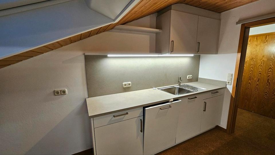 3 Zimmer DG-Wohnung mit EBK & Balkon 3 zimmer