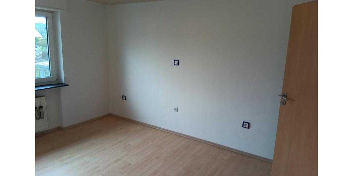 Etagenwohnung Illingen - 4 Zimmer, 90 m&sup2;, 1.400&euro; | Angebot:26338869