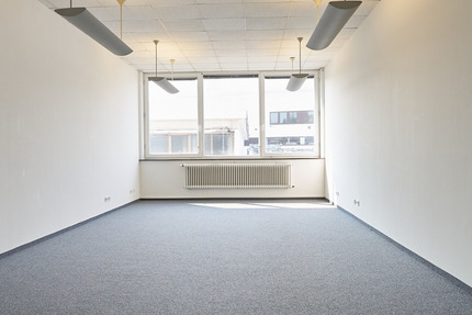 Modernes ruhiges Büro mit viel Tageslicht im 1.OG- ab 2 EURm²!* zimmer