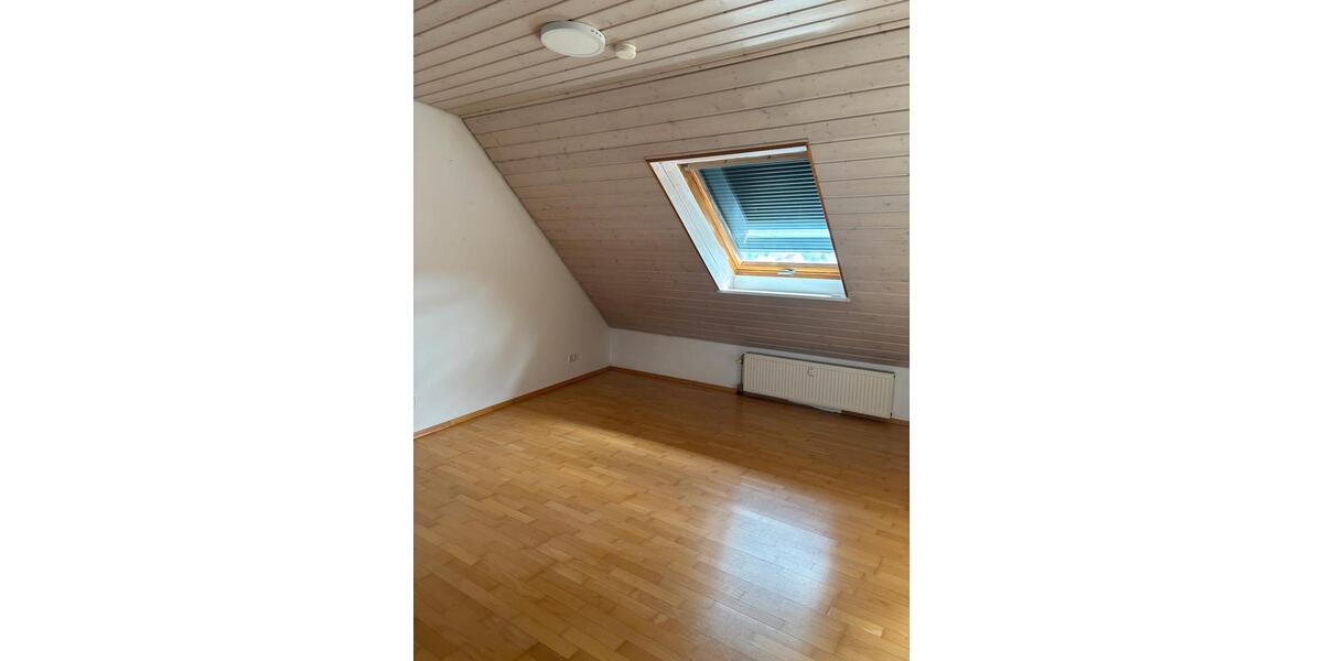 Dachgeschoßwohnung Walzbachtal - 1 Zimmer, 65 m&sup2;, 880&euro; | Angebot:26491806