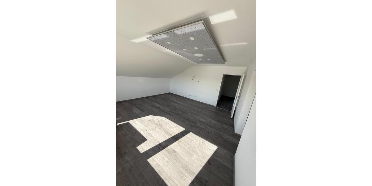 Dachgeschoßwohnung Calw - 3 Zimmer, 67 m&sup2;, 950&euro; | Angebot:26373749