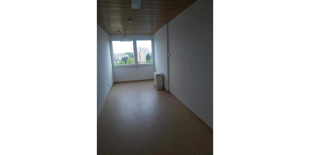 Etagenwohnung Sindelfingen Eichholz - 5 Zimmer, 100 m&sup2;, 1.350&euro; | Angebot:26448429