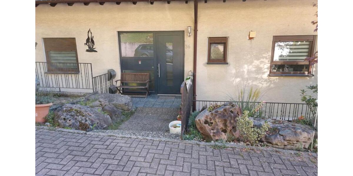 4 Zimmer plus 1 Zimmer im Dachgeschoss 4 zimmer