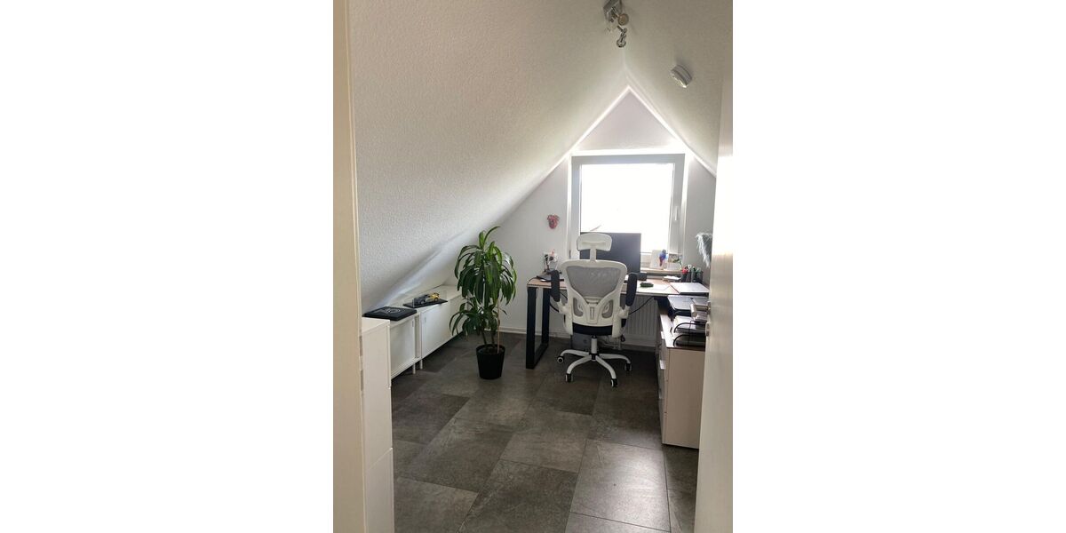 Moderne, großzügige Wohnung mit 5,5 Zimmern, Balkon, Terasse, EBK in Sindelfingen - Etagenwohnung Sindelfingen Darmsheim | Angebot:27446302