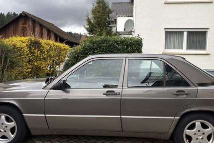 Mercedes-Benz 190 121.000 km 7.500 &euro; Gaggenau 76571
