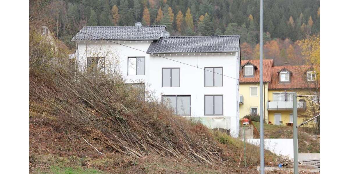 Haus zum Kaufen in Bad Wildbad 595.000 € 198 m² 7 zimmer