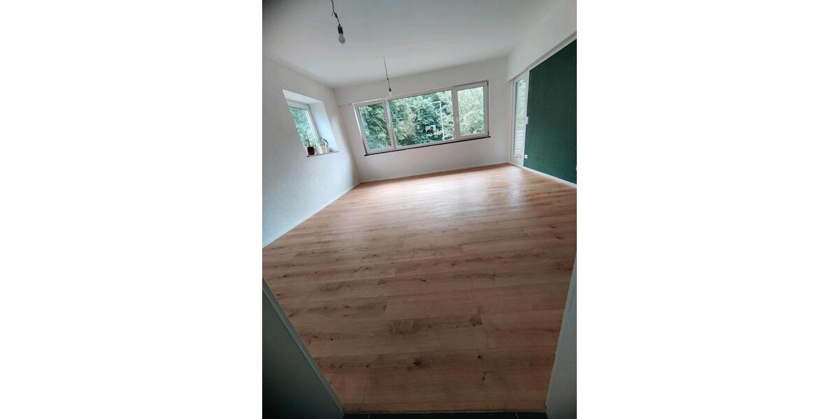 3 Zimmer Wohnung im 1.OG mit Balkon 3 zimmer