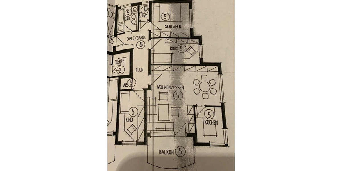 Großzügige 4-Zimmer-Wohnung mit Süd-Balkon und Ost-Terrasse 4 zimmer