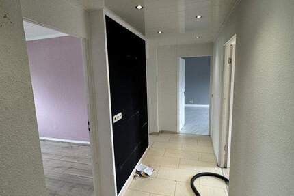 3-Zimmer-Wohnung in 4 OG mit Balkon in ruhiger Wohnlage ohne Aufzug! Anwesen - Karlsruhe-Ost 3 zimmer