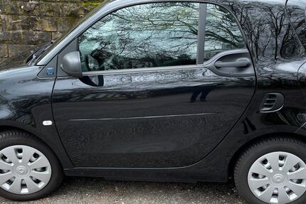 Smart ForTwo 11.000 km 11.900 &euro; Gaggenau 76571