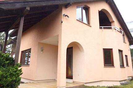 Attraktives Einfamilienhaus mit Garten und Garage 3 zimmer