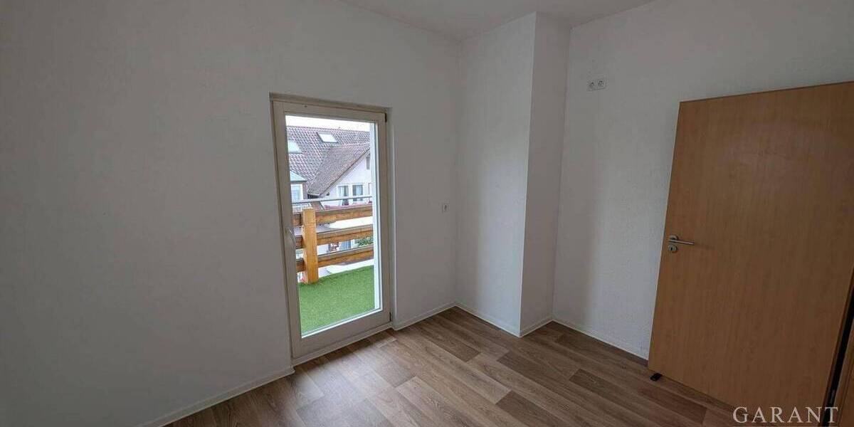 Etagenwohnung Pforzheim Brötzingen - 3 Zimmer, 81 m&sup2;, 185.000&euro; | Angebot:26207458