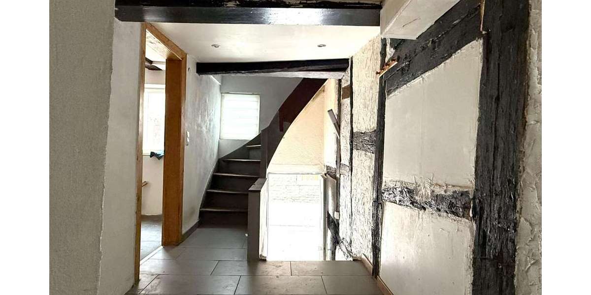Einfamilienhaus Bretten - 11 Zimmer, 130 m&sup2;, 1.600&euro; | Angebot:27451421