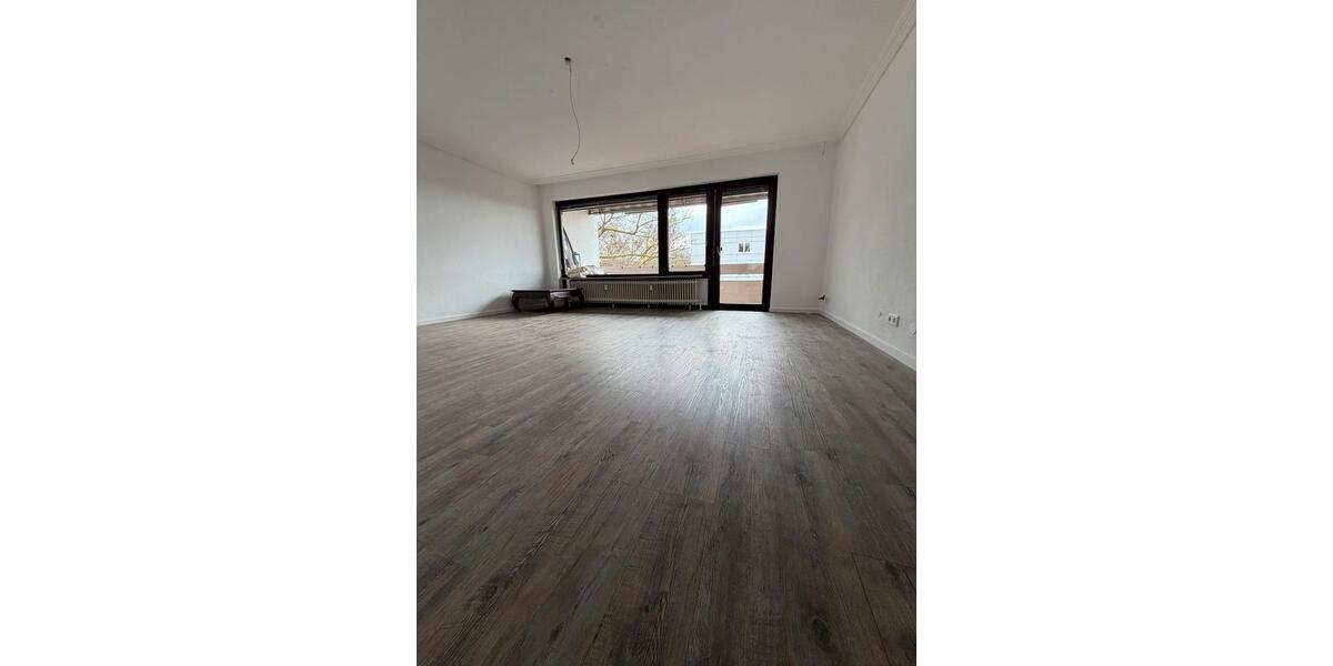 Etagenwohnung Sindelfingen Sindelfingen (Stadt) - 4.5 Zimmer, 104 m&sup2;, 1.600&euro; | Angebot:26448415