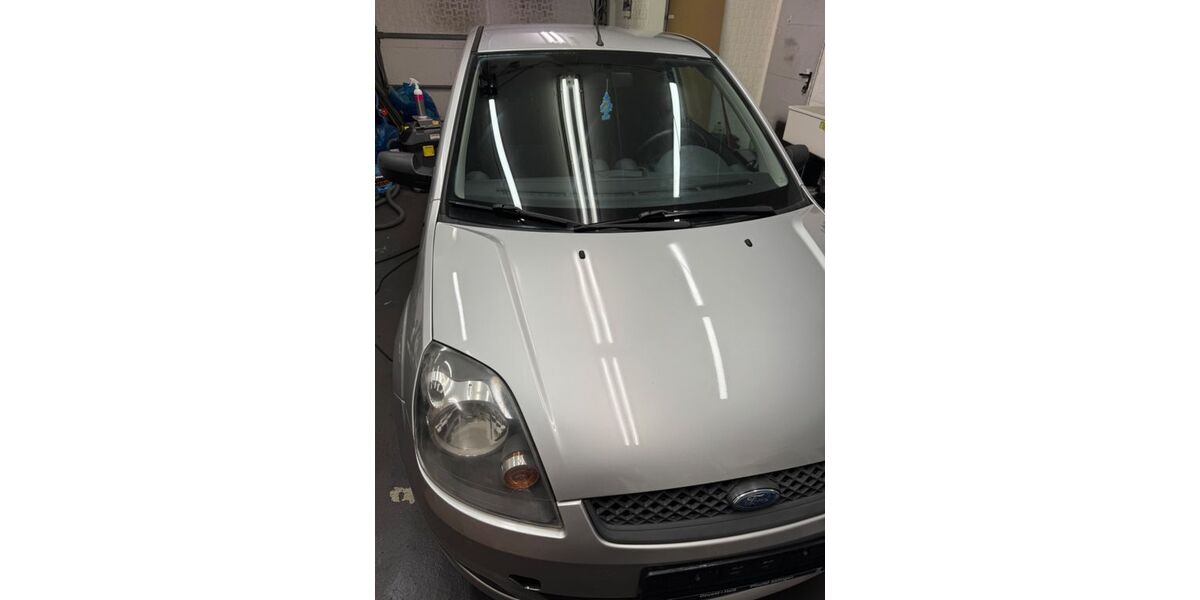 Ford Fiesta 145.000 km 2.100 &euro; Karlsbad 76307