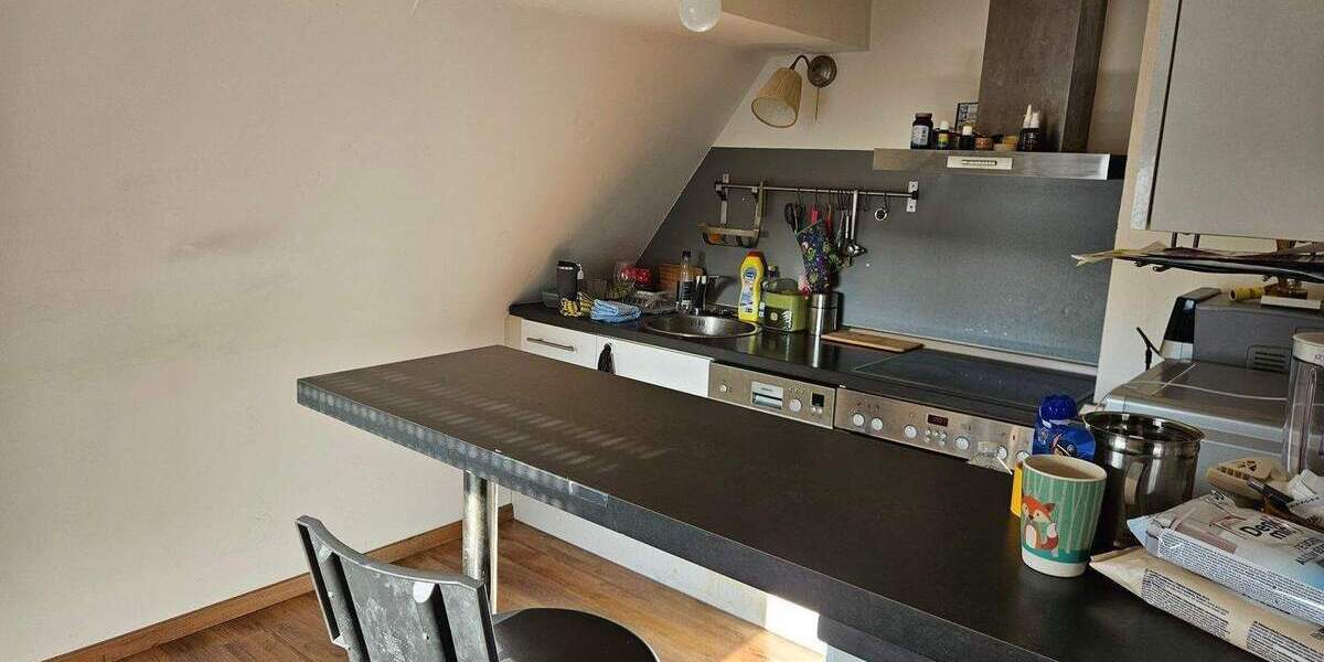 Mehrfamilienhaus mit zwei Wohnungen und Laden 6 zimmer