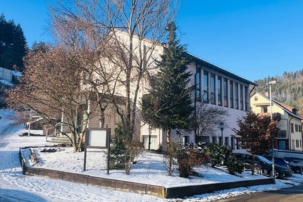 Ehem. Kirche mit Charakter − vielseitig nutzbares Gebäude für Wohn- und Gewerbezwecke 4.5 zimmer