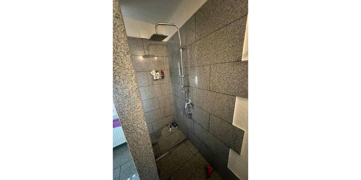 Gewerbeeinheit + 2 WE im Zentrum des Lebens und Metropolregion Karlsruhe nah. 6 zimmer