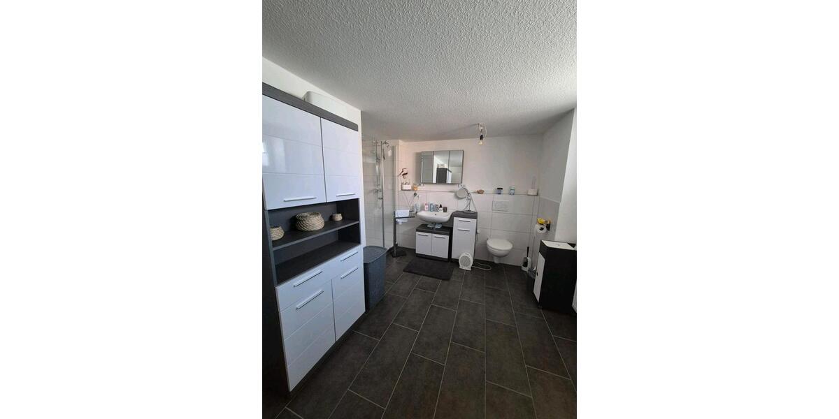 Etagenwohnung Oberderdingen - 4 Zimmer, 110 m&sup2;, 1.400&euro; | Angebot:25325057