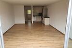 Lichtdurchflutete 4-Zimmer-Wohnung mit großem Balkon & Garage