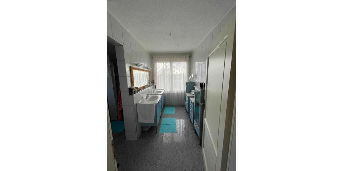 2 Familienhaus auf 1061 qm Grundstück 10 zimmer