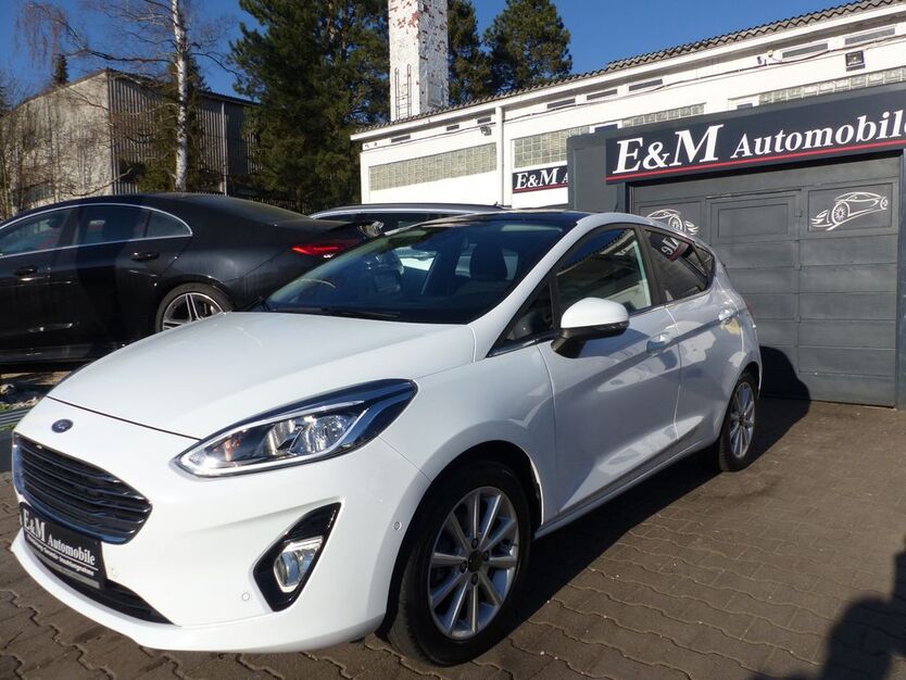 Ford Fiesta 51.500 km 11.980 € Magstadt 71106