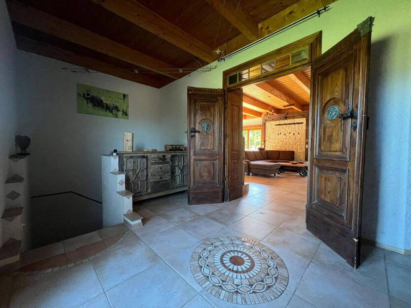 Mediterranes Einfamilienhaus in ruhiger Lage. Provisionsfrei, da Privatverkauf !!!