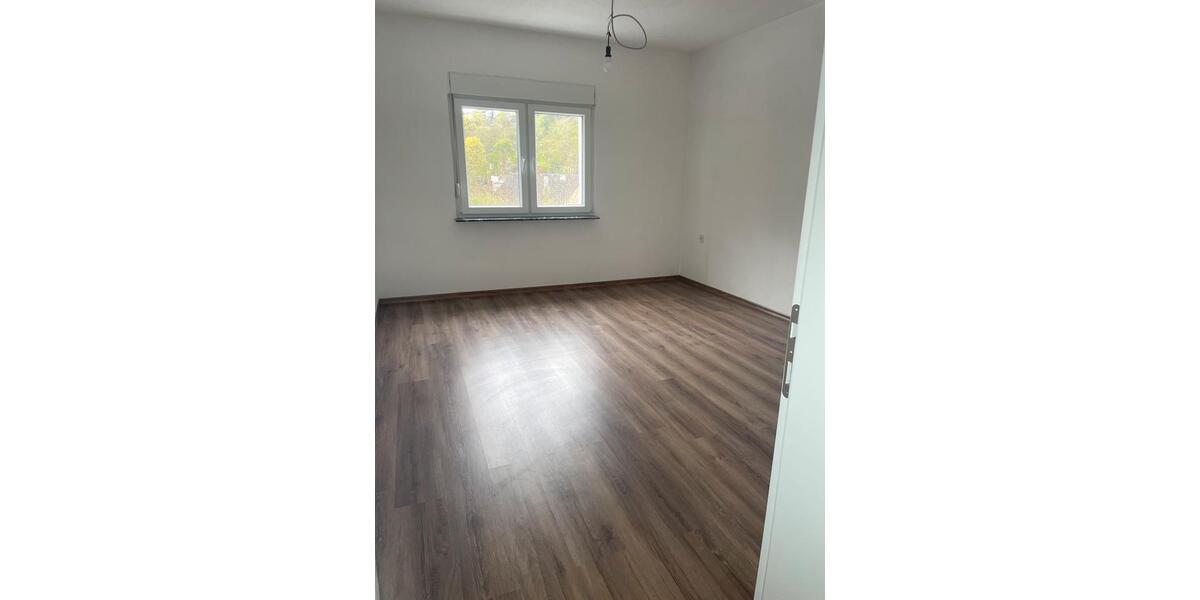Etagenwohnung Pforzheim Nordstadt - 4 Zimmer, 121 m&sup2;, 1.090&euro; | Angebot:24708282