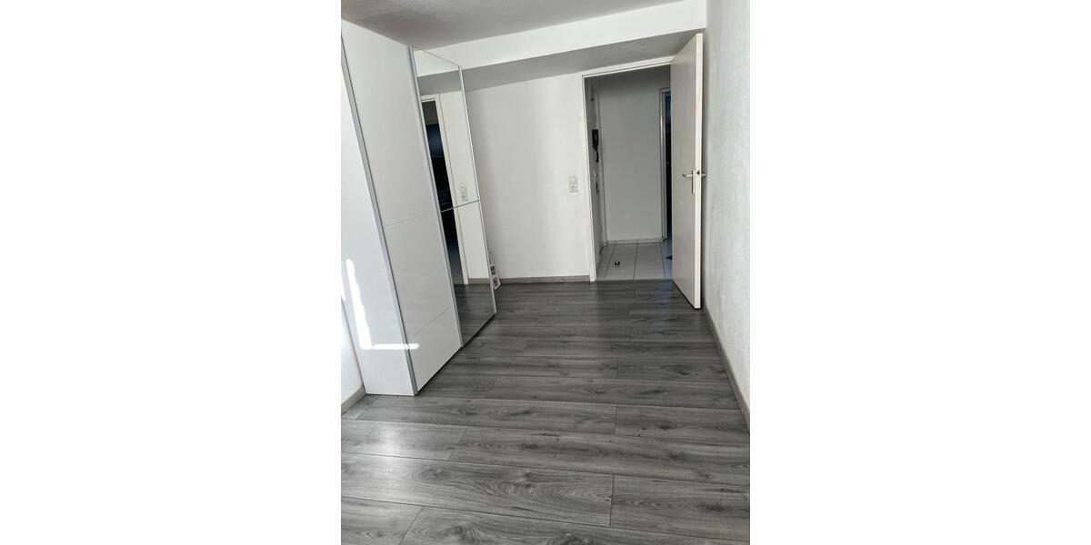 Etagenwohnung Gerlingen - 2 Zimmer, 65 m&sup2;, 600&euro; | Angebot:26386659
