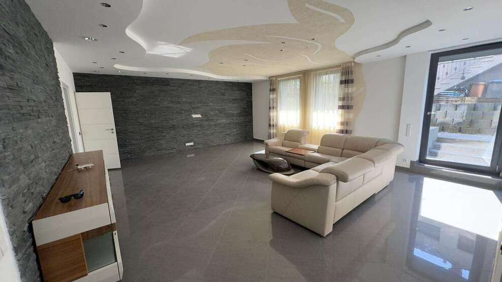 Wohnung zum Kaufen in Pforzheim 398.000 € 123.68 m²